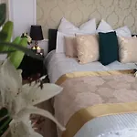 Diamond Villa *